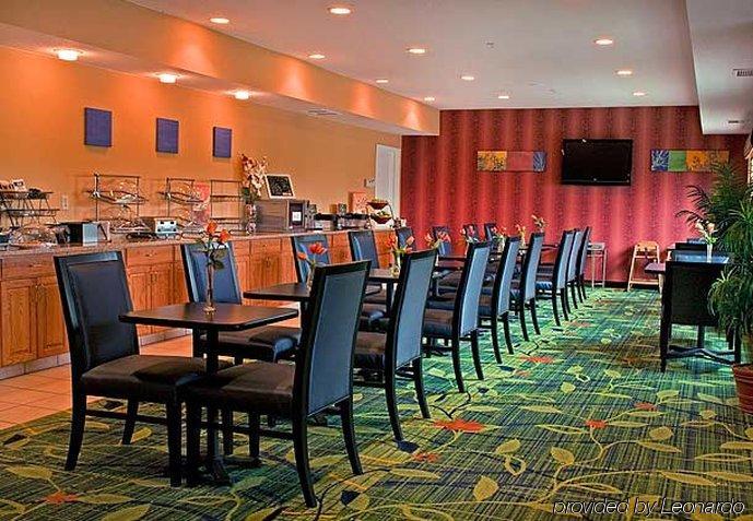 Fairfield Inn & Suites Hartford Manchester Restoran gambar